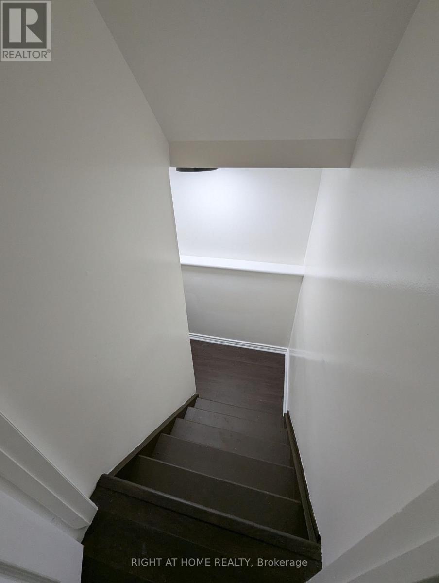 73 Skyview Drive, Hamilton (Falkirk), Ontario  L9B 1X5 - Photo 37 - X12445537