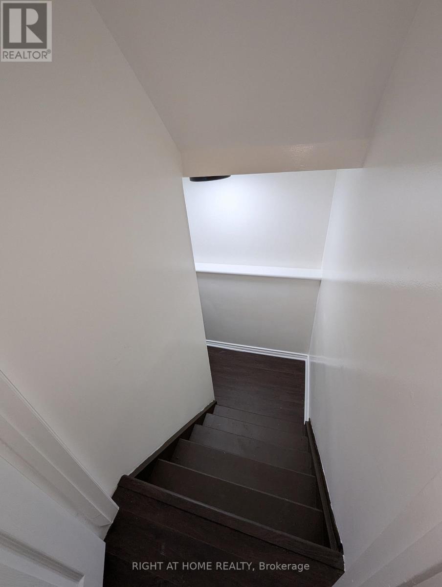73 Skyview Drive, Hamilton (Falkirk), Ontario  L9B 1X5 - Photo 38 - X12445537