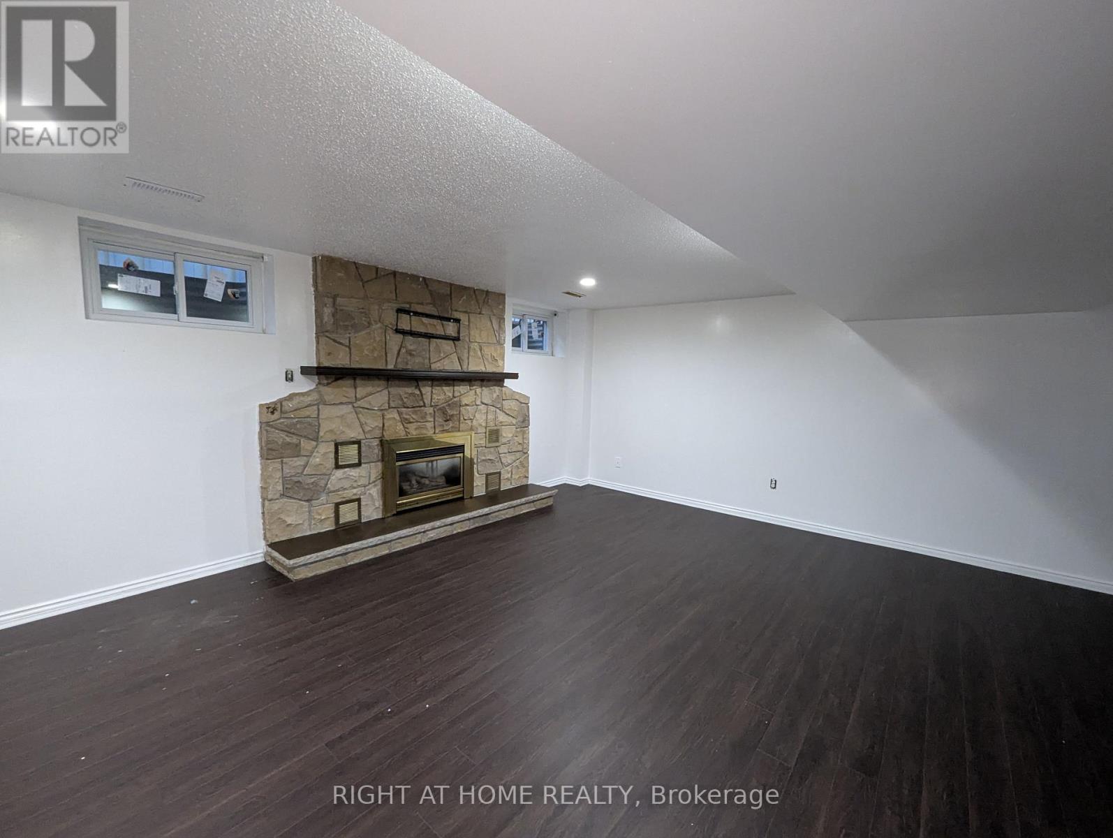 73 Skyview Drive, Hamilton (Falkirk), Ontario  L9B 1X5 - Photo 39 - X12445537