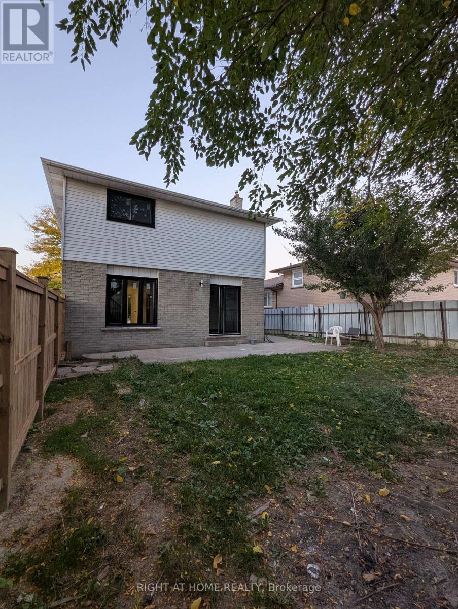 73 Skyview Drive, Hamilton (Falkirk), Ontario  L9B 1X5 - Photo 47 - X12445537