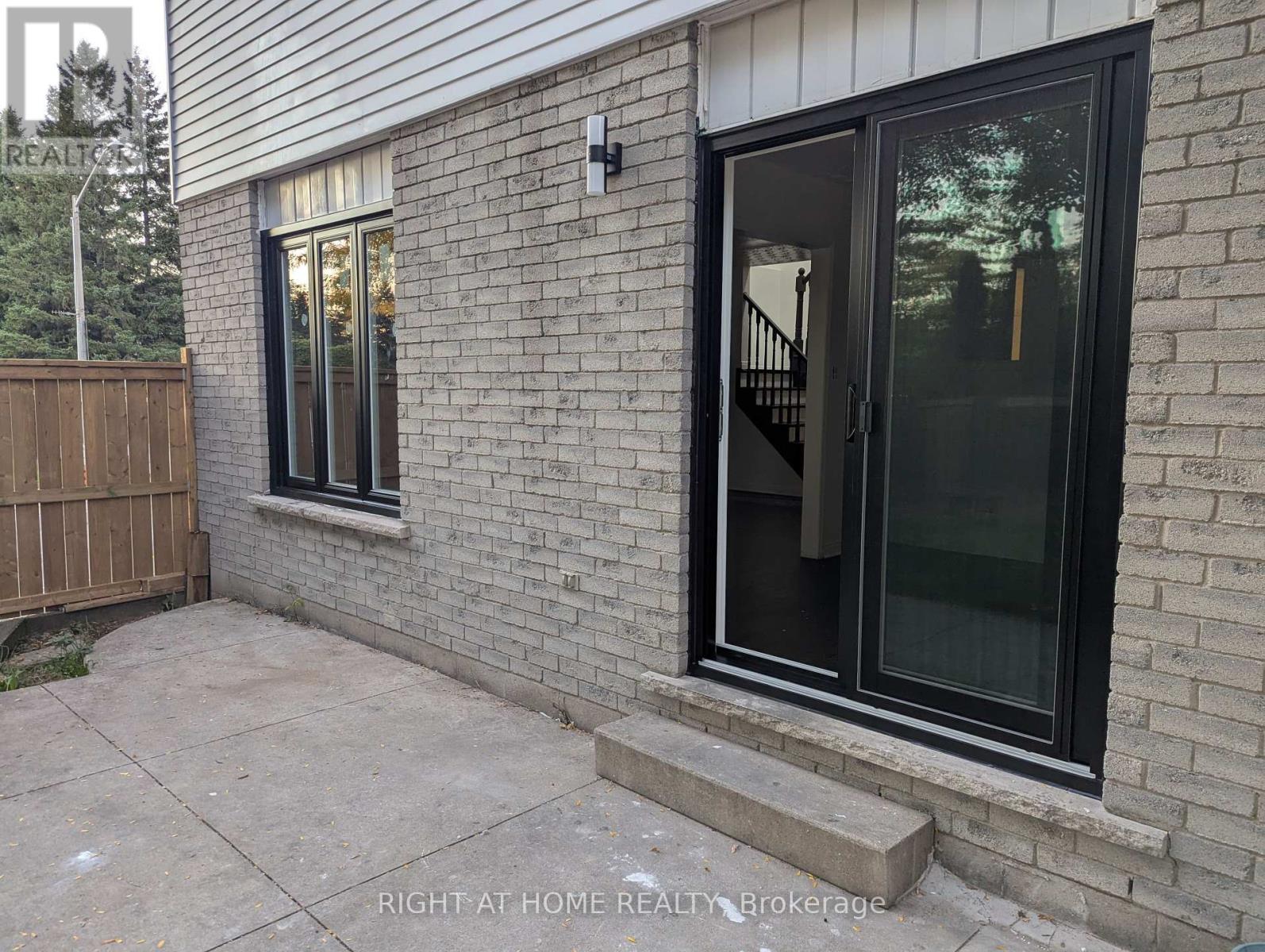 73 Skyview Drive, Hamilton (Falkirk), Ontario  L9B 1X5 - Photo 48 - X12445537