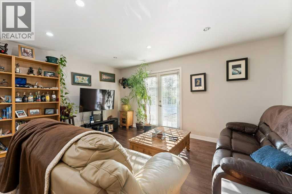 4640 81 Street Nw, Calgary, Alberta  T3B 2P4 - Photo 5 - A2260635