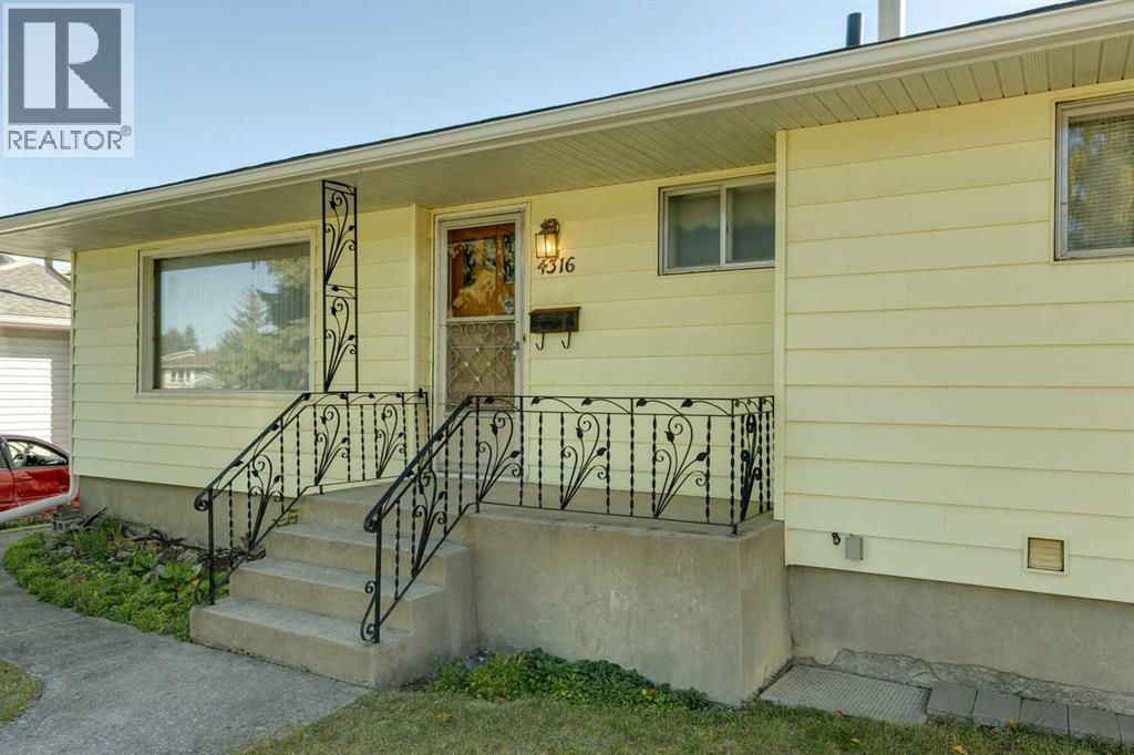 4316 45 Street Sw, Calgary, Alberta  T3E 3W1 - Photo 2 - A2262202