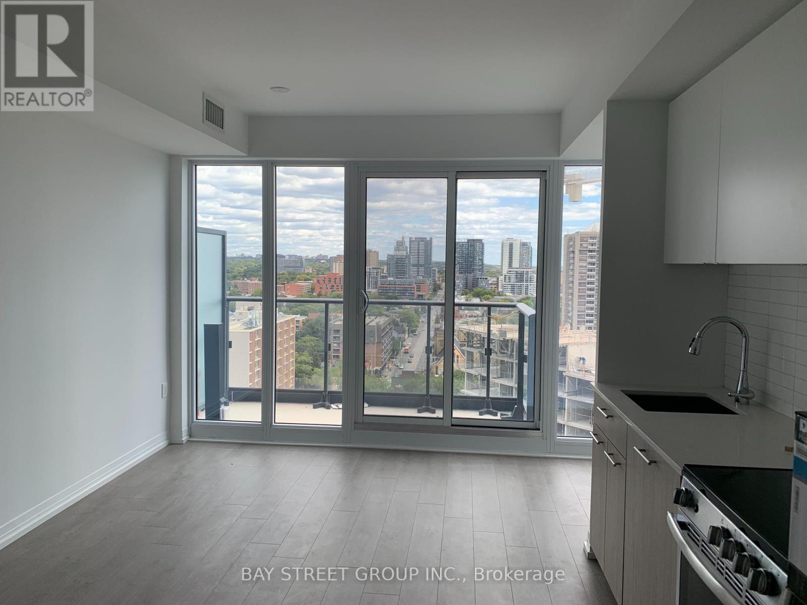 1713 - 251 Jarvis Street, Toronto, Ontario  M5B 0C3 - Photo 4 - C12445553