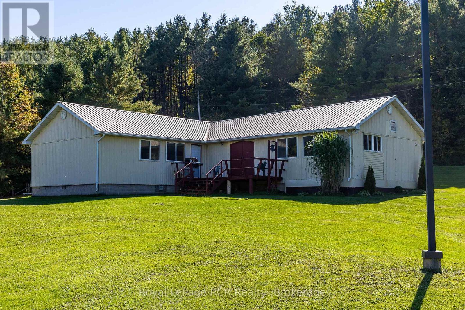 452 Bruce Rd. 11, Saugeen Shores, Ontario  N0G 2N0 - Photo 11 - X12445557