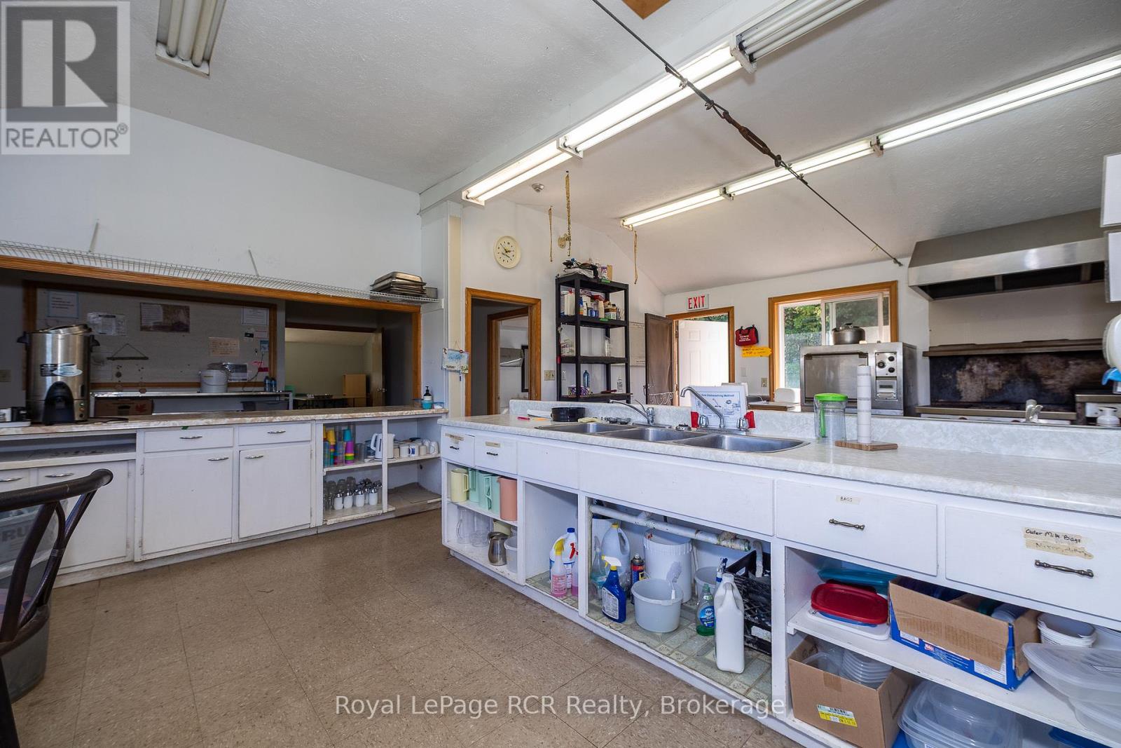 452 Bruce Rd. 11, Saugeen Shores, Ontario  N0G 2N0 - Photo 14 - X12445557