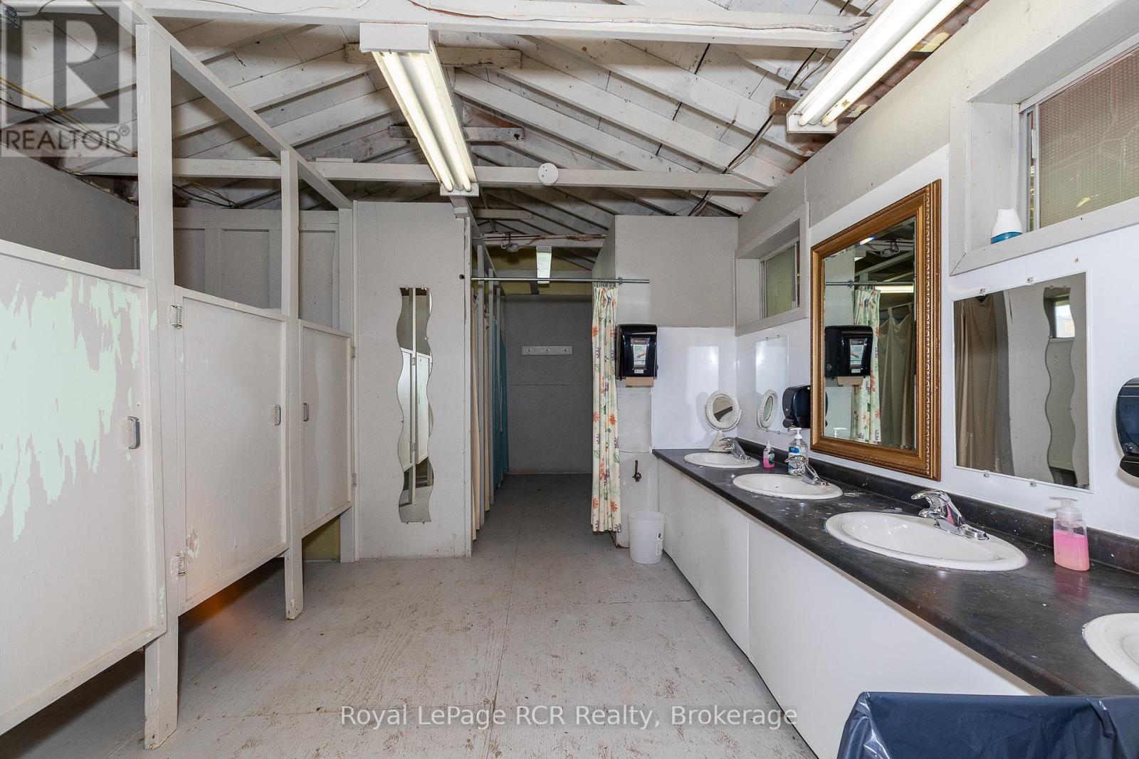 452 Bruce Rd. 11, Saugeen Shores, Ontario  N0G 2N0 - Photo 25 - X12445557