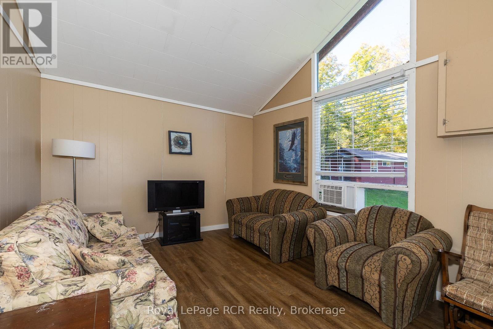 452 Bruce Rd. 11, Saugeen Shores, Ontario  N0G 2N0 - Photo 27 - X12445557