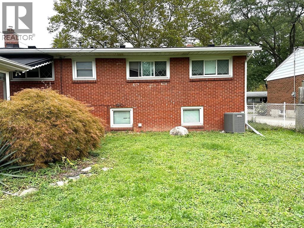 3551 Woodland, Windsor, Ontario  N9E 1Z9 - Photo 15 - 25025290