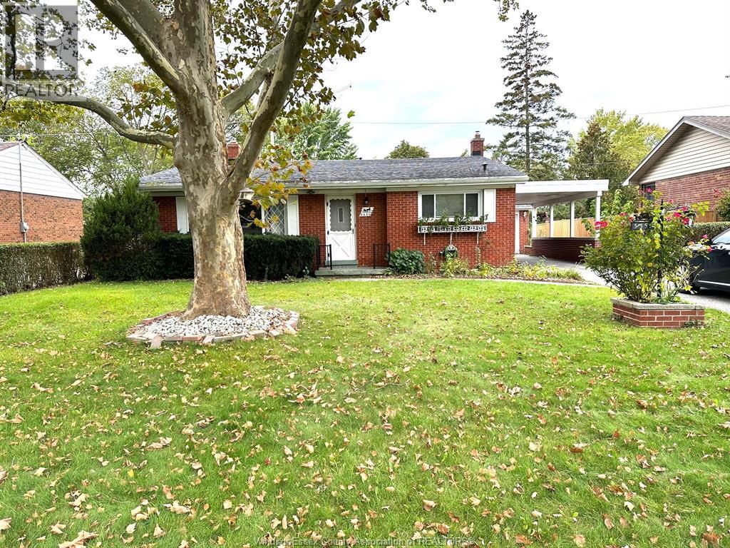 3551 Woodland, Windsor, Ontario  N9E 1Z9 - Photo 2 - 25025290