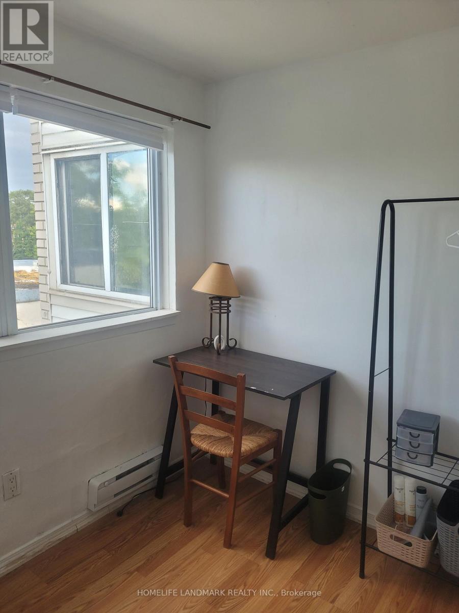#1 - 3335 Lake Shore Boulevard W, Toronto, Ontario  M8W 1N1 - Photo 6 - W12445541