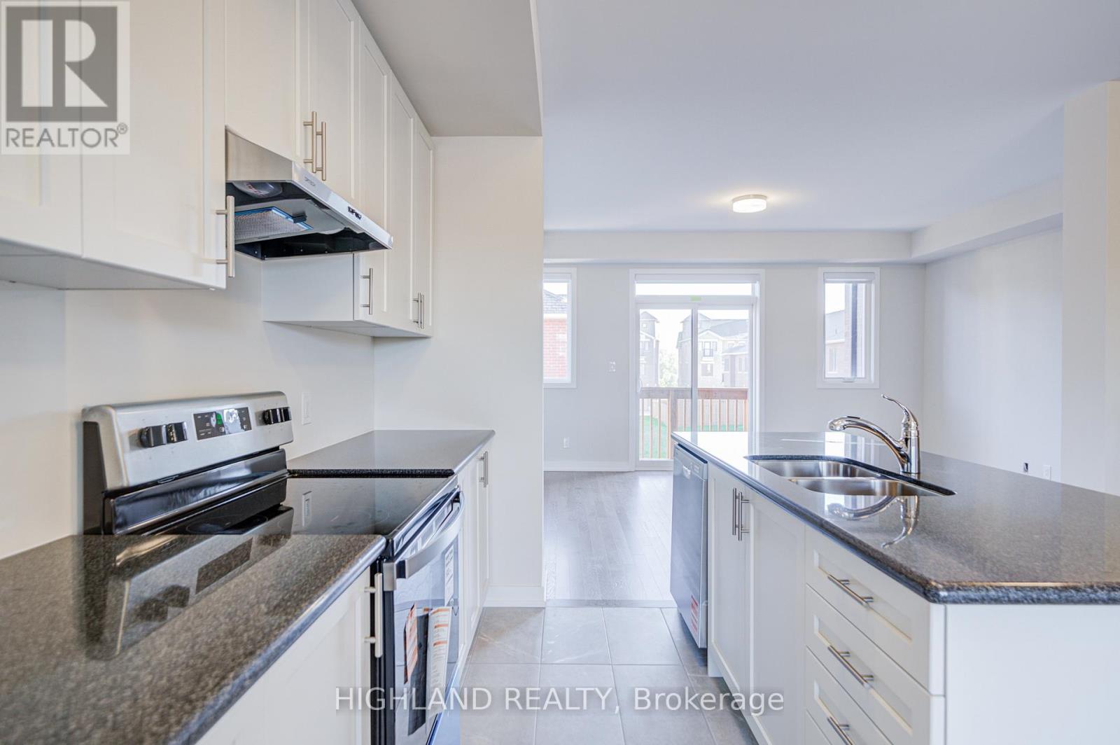 1170 Dartmouth Crescent, Oakville, Ontario  K1V 6J7 - Photo 13 - W12445545