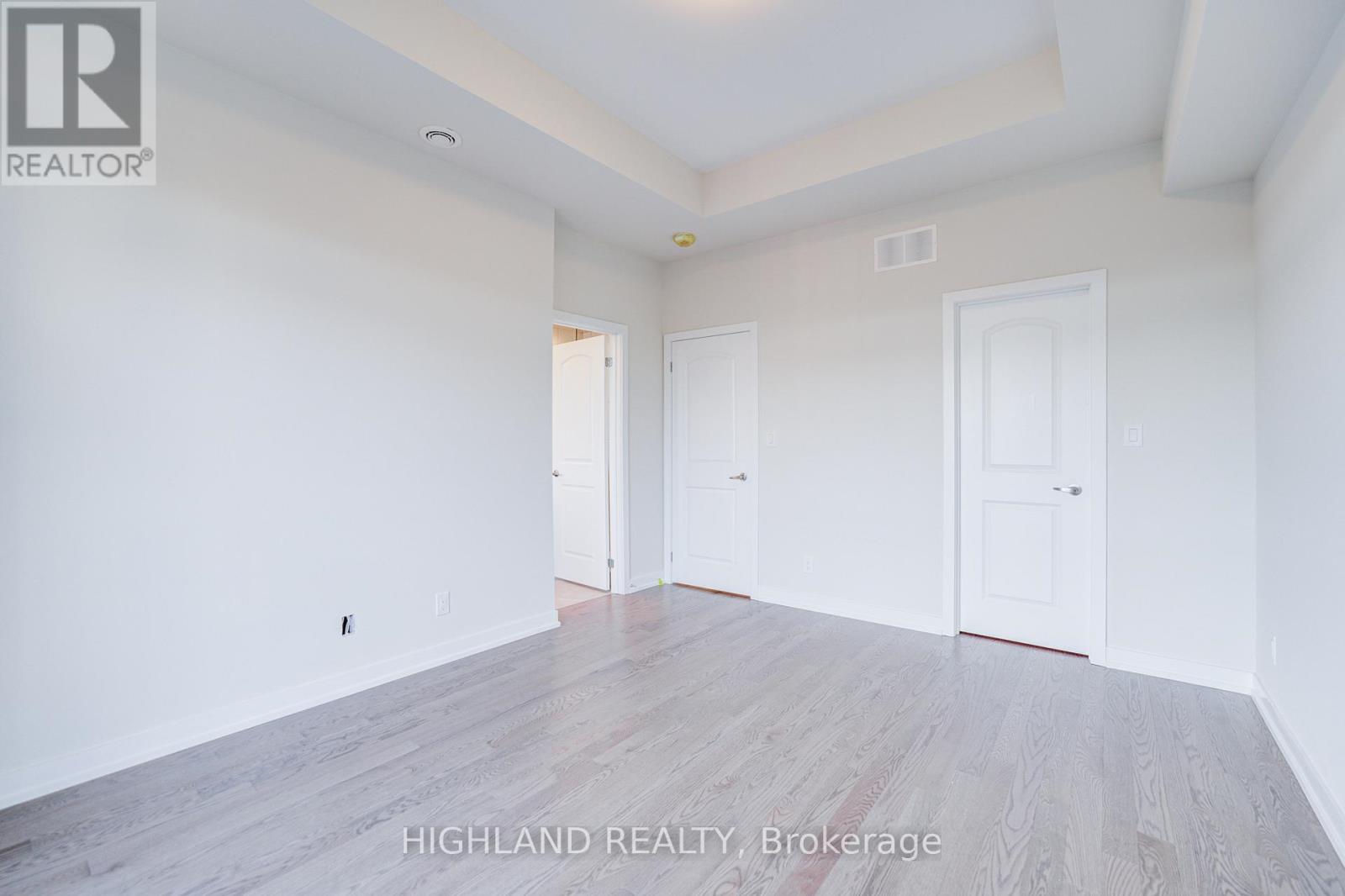 1170 Dartmouth Crescent, Oakville, Ontario  K1V 6J7 - Photo 20 - W12445545