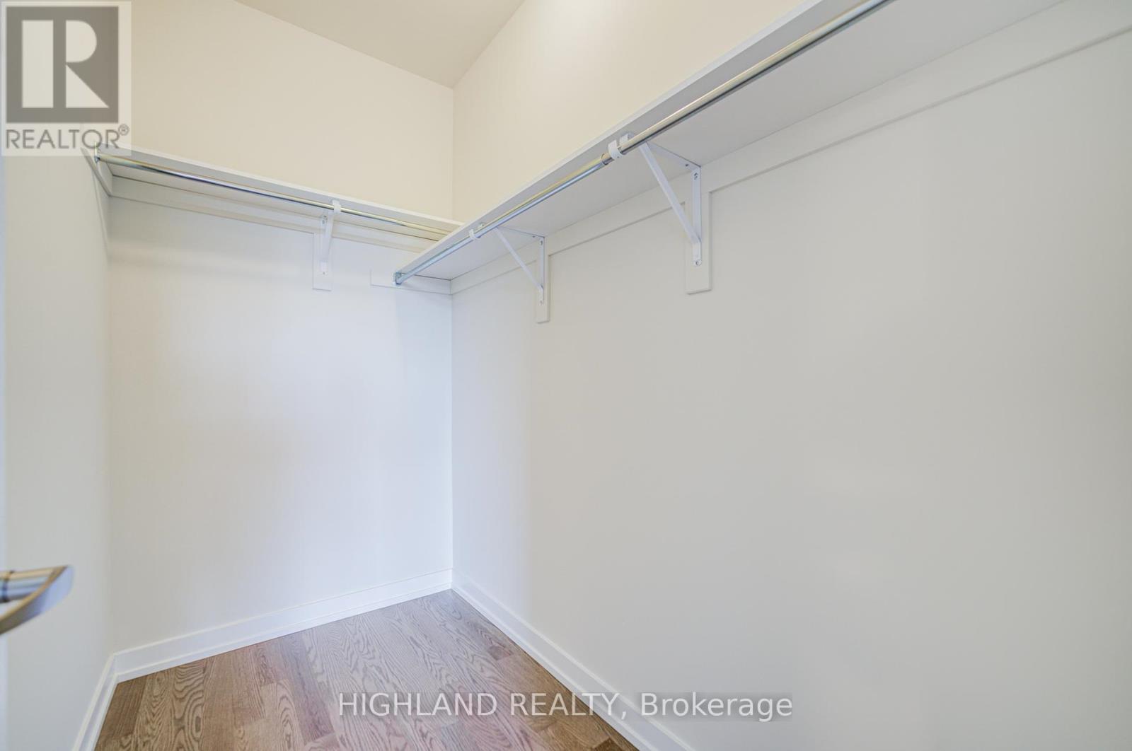 1170 Dartmouth Crescent, Oakville, Ontario  K1V 6J7 - Photo 21 - W12445545