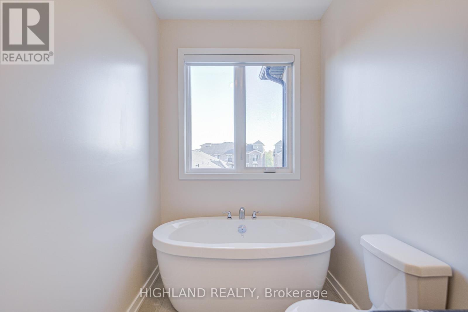 1170 Dartmouth Crescent, Oakville, Ontario  K1V 6J7 - Photo 23 - W12445545