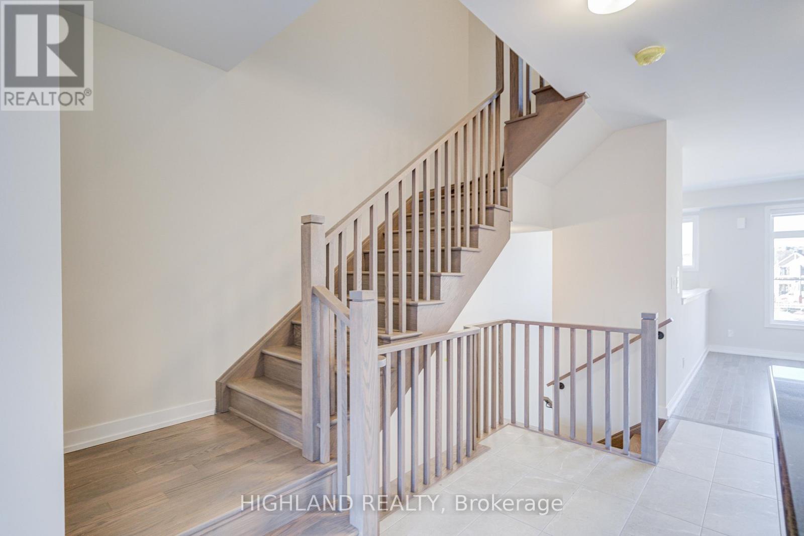 1170 Dartmouth Crescent, Oakville, Ontario  K1V 6J7 - Photo 8 - W12445545