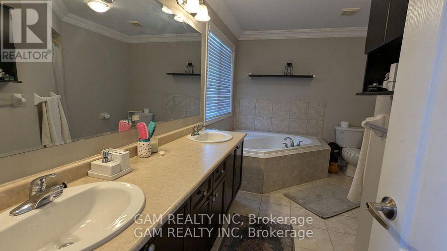 749 Scott Boulevard, Milton, Ontario  L9T 0Y3 - Photo 17 - W12445546