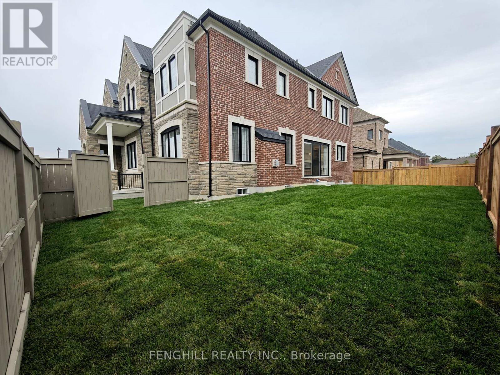 10 Elmers Lane, King, Ontario  L7B 0P5 - Photo 4 - N12427752