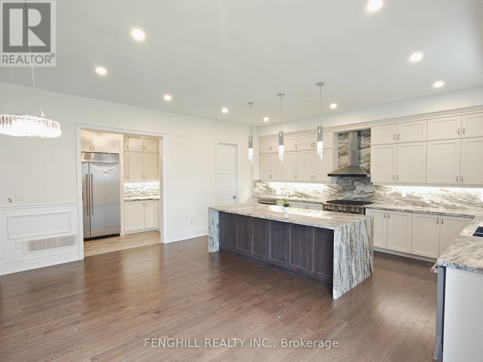 10 Elmers Lane, King, Ontario  L7B 0P5 - Photo 6 - N12427752