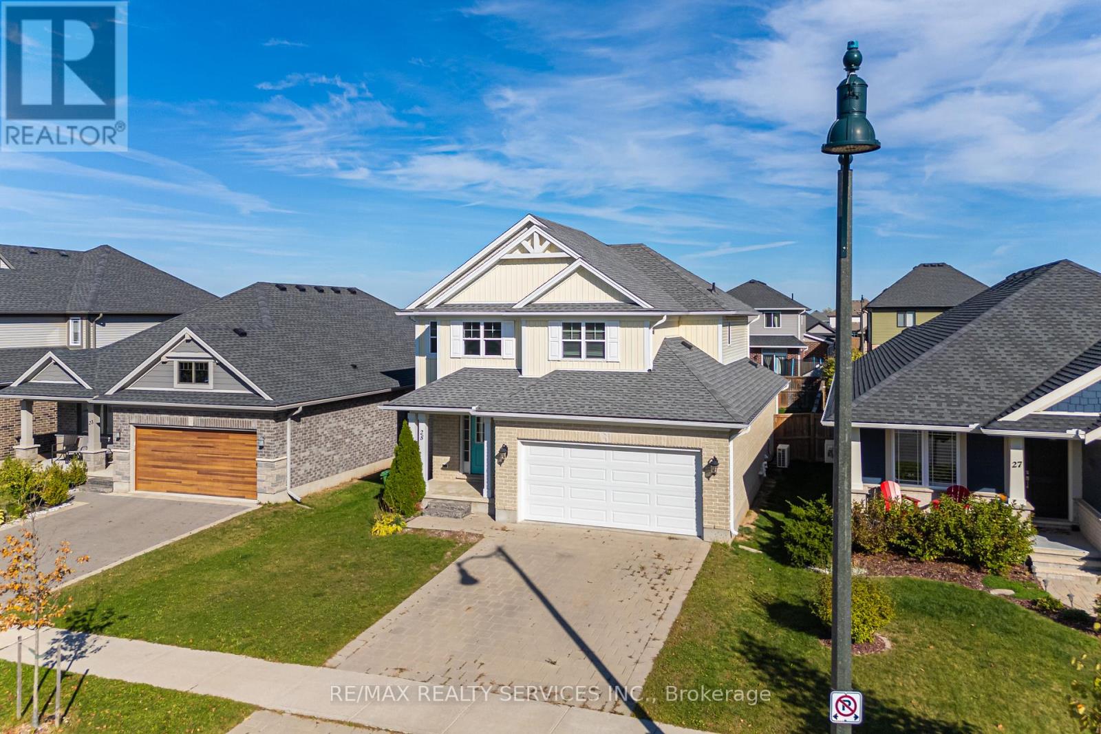25 Acorn Trail, St. Thomas, Ontario  N5R 0H5 - Photo 2 - X12445550
