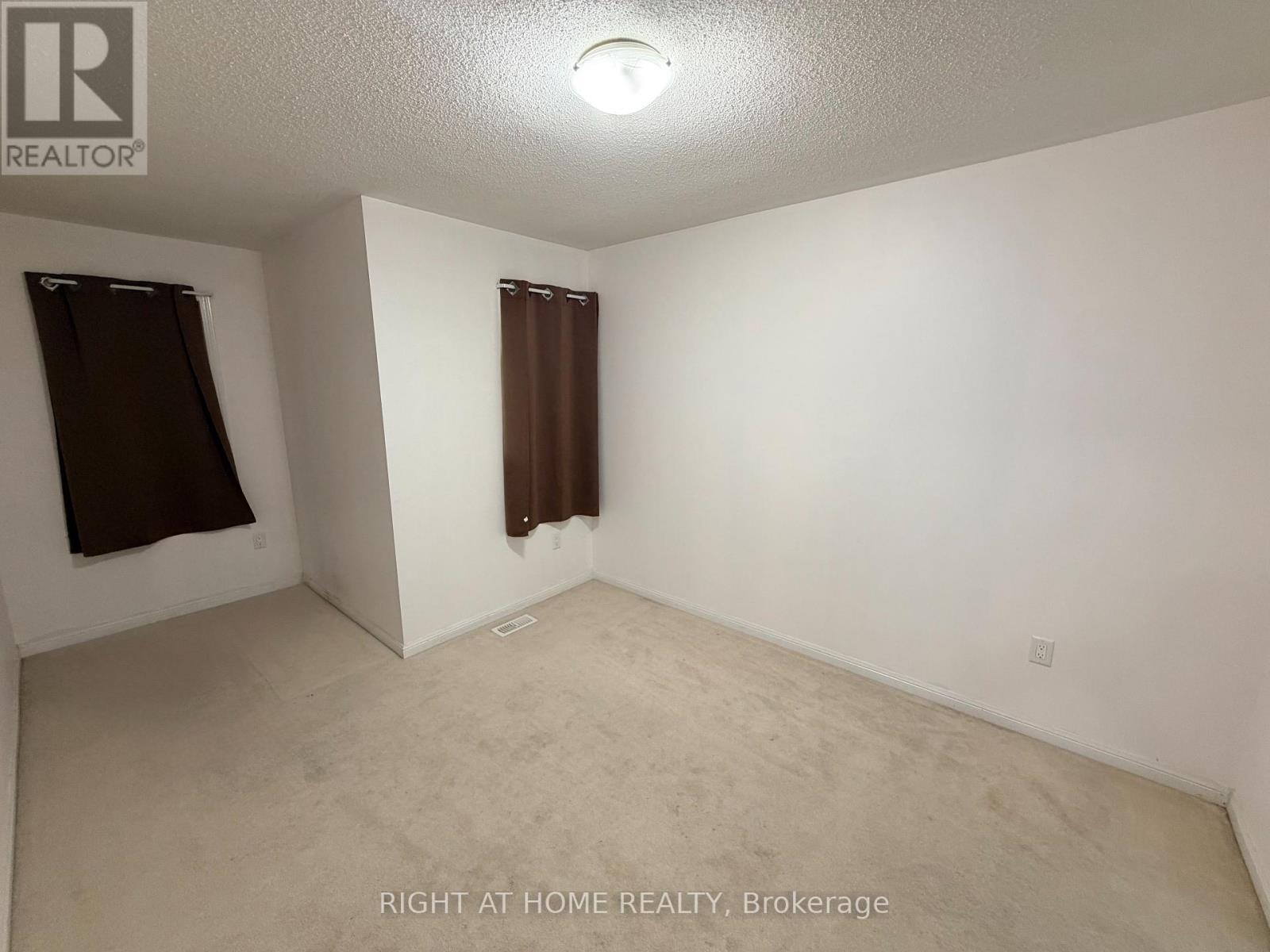 19 Klemscott Road, Brampton, Ontario  L7A 0P5 - Photo 10 - W12401947