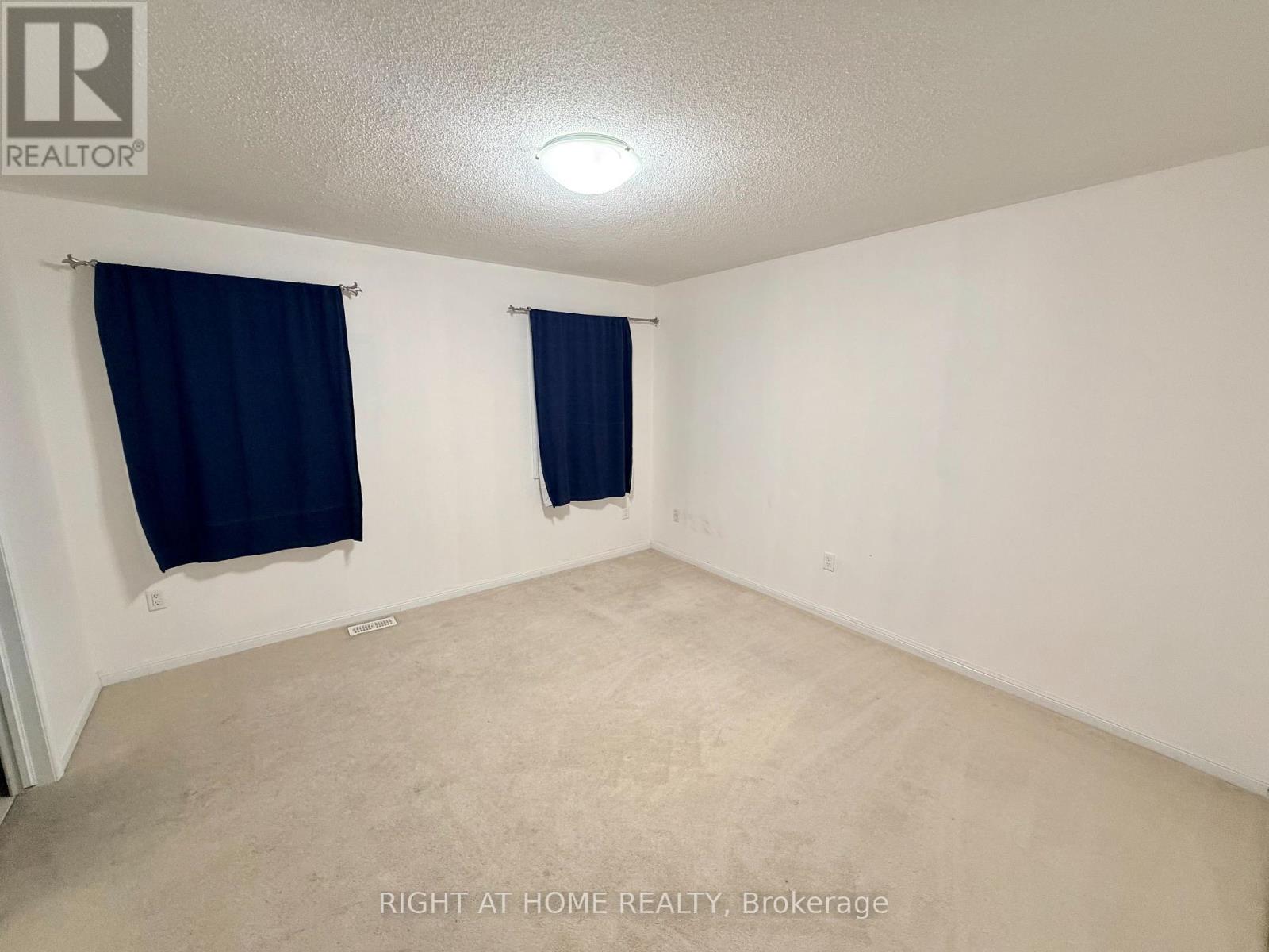19 Klemscott Road, Brampton, Ontario  L7A 0P5 - Photo 7 - W12401947