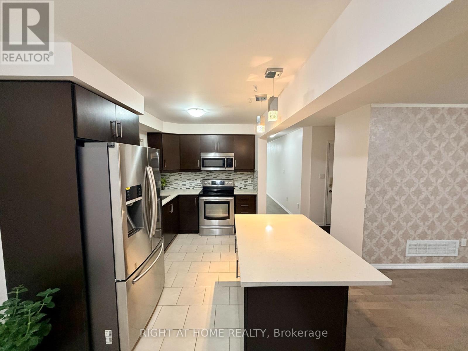 19 Klemscott Road, Brampton, Ontario  L7A 0P5 - Photo 14 - W12401947