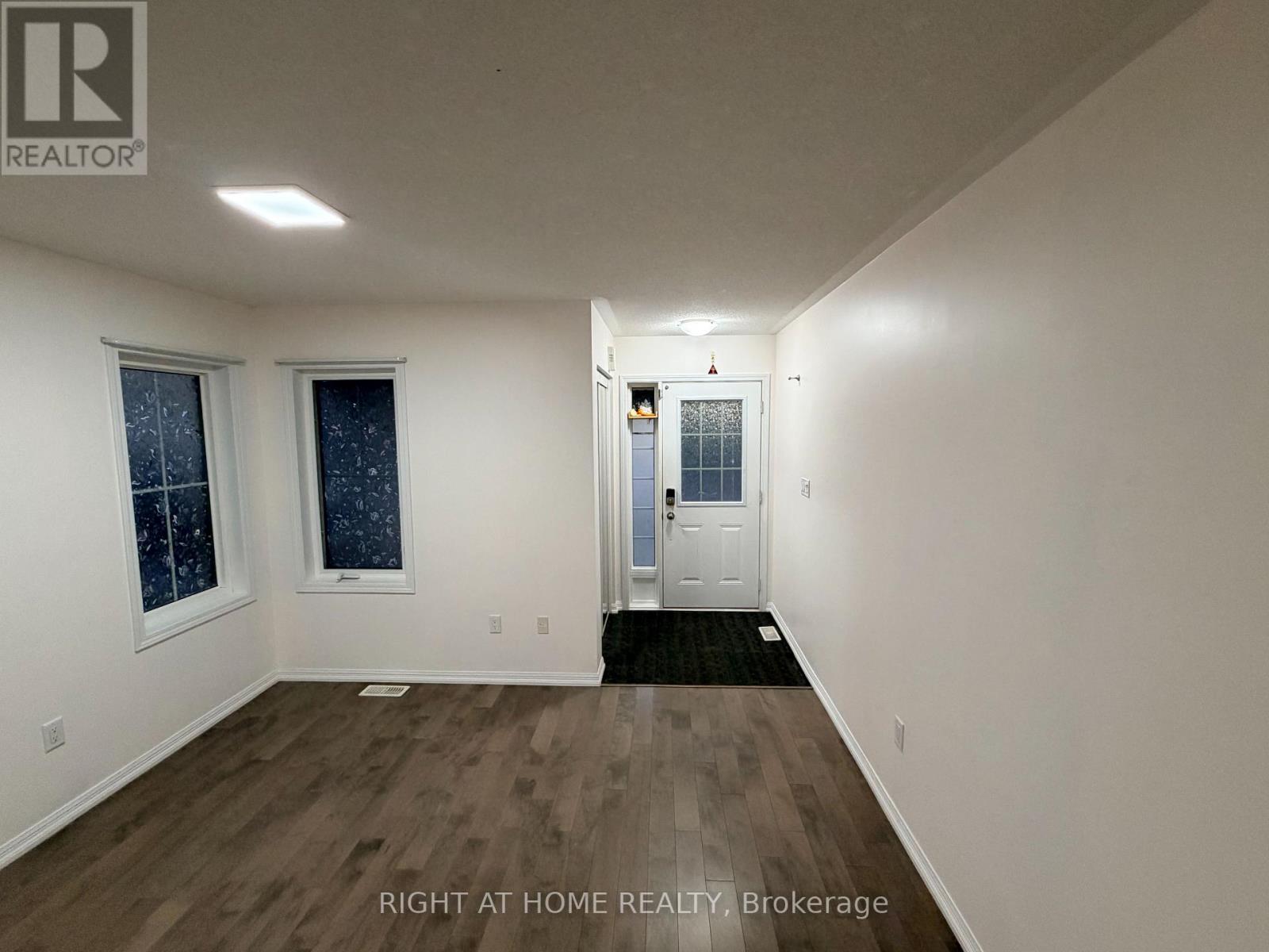 19 Klemscott Road, Brampton, Ontario  L7A 0P5 - Photo 3 - W12401947