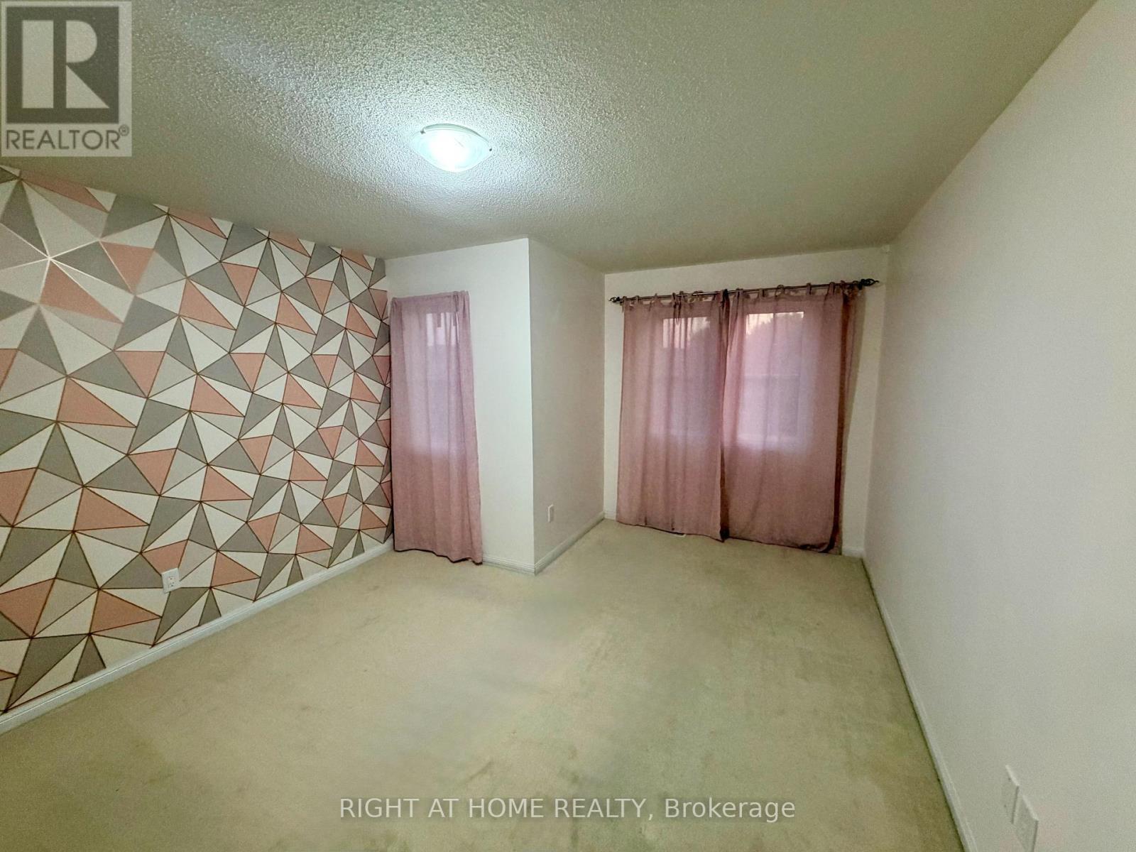 19 Klemscott Road, Brampton, Ontario  L7A 0P5 - Photo 12 - W12401947