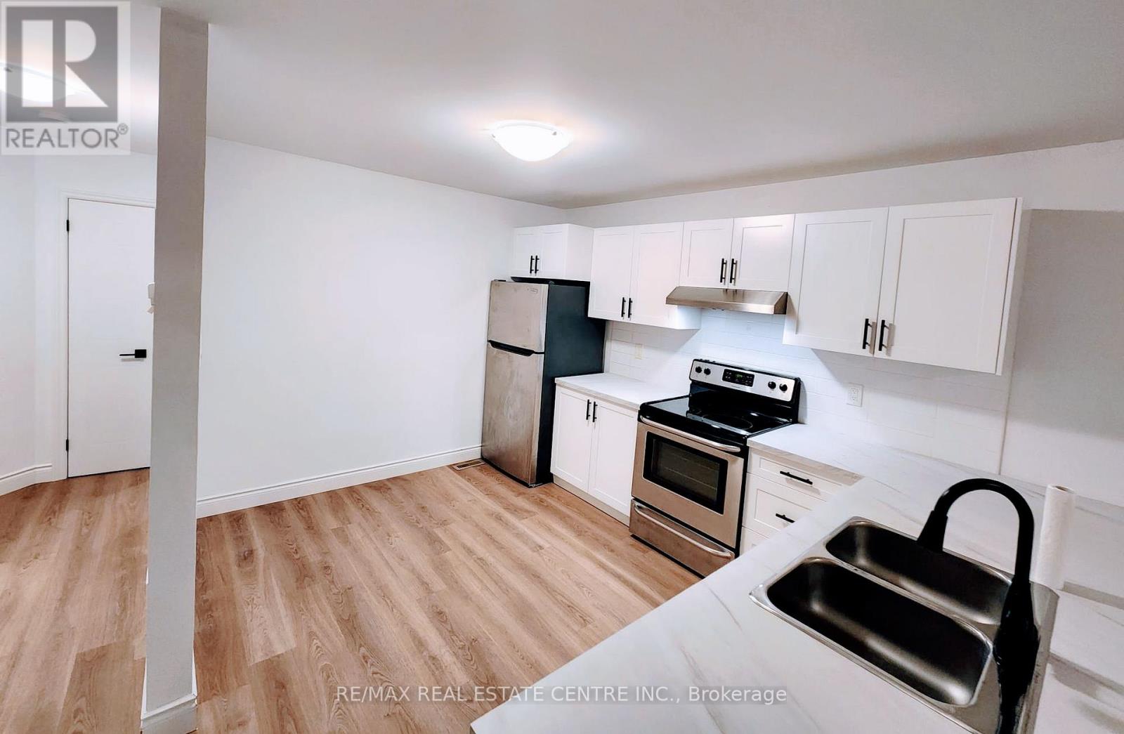 59 Tanner Drive, London East, Ontario  N5W 6B6 - Photo 8 - X12323022