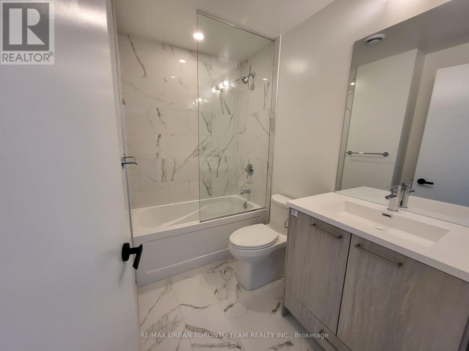 3907 - 28 Interchange Way, Vaughan, Ontario  L4K 0P8 - Photo 7 - N12445556