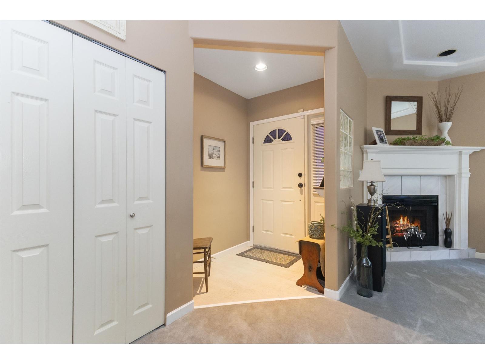 4125 Belanger Drive, Abbotsford, British Columbia  V3G 1K3 - Photo 2 - R3052689