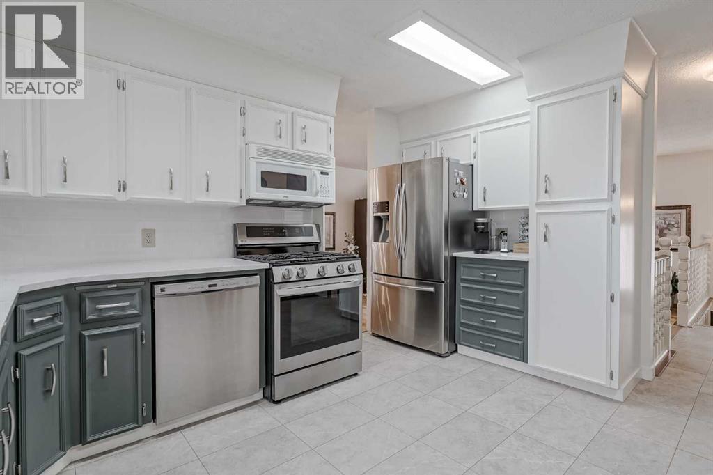 620 Deer Side Place Se, Calgary, Alberta  T2J 6A2 - Photo 6 - A2260010