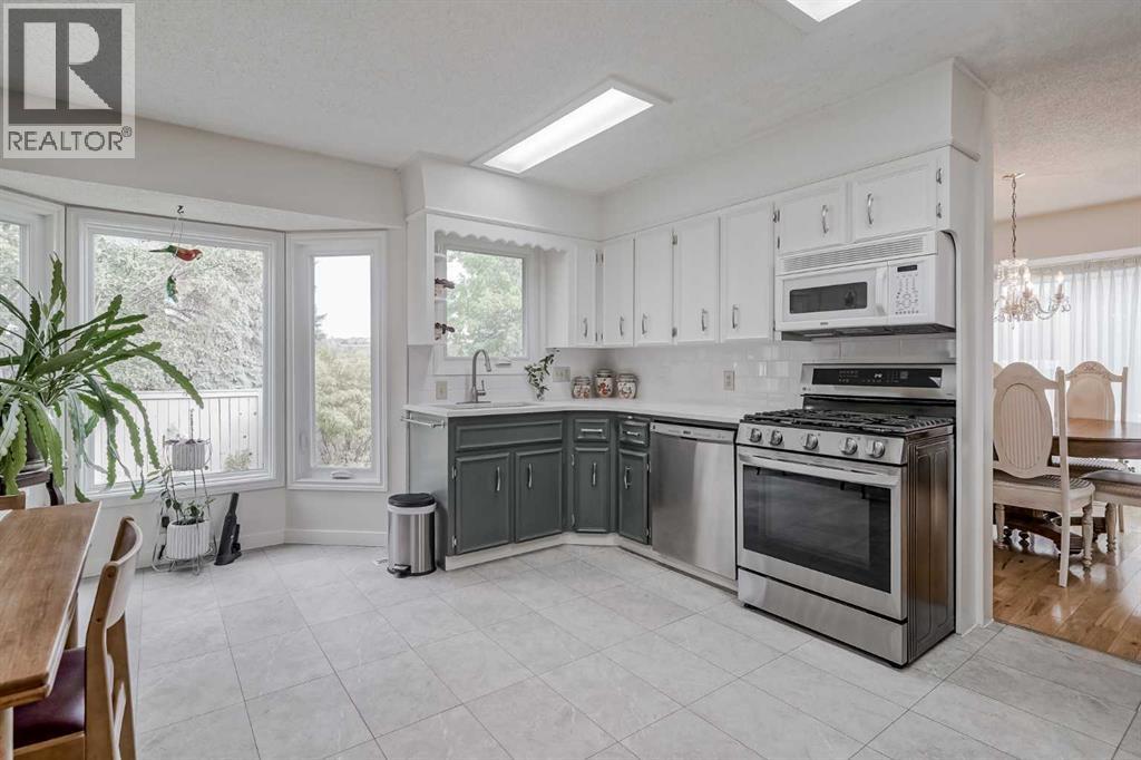 620 Deer Side Place Se, Calgary, Alberta  T2J 6A2 - Photo 4 - A2260010