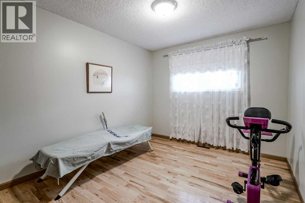 620 Deer Side Place Se, Calgary, Alberta  T2J 6A2 - Photo 33 - A2260010