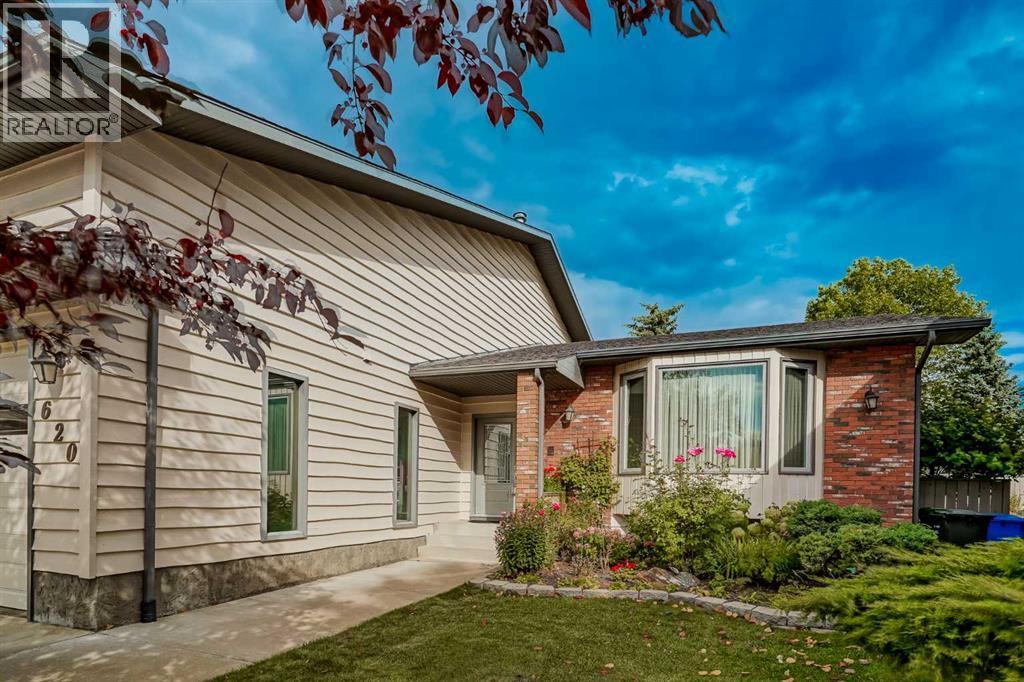 620 Deer Side Place Se, Calgary, Alberta  T2J 6A2 - Photo 2 - A2260010