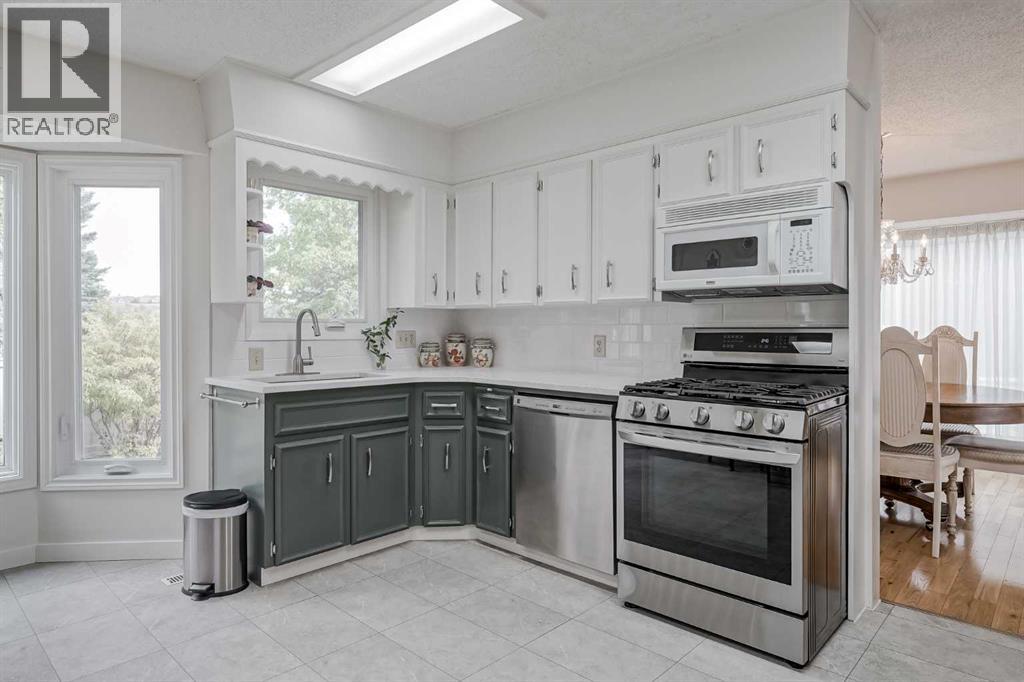 620 Deer Side Place Se, Calgary, Alberta  T2J 6A2 - Photo 3 - A2260010
