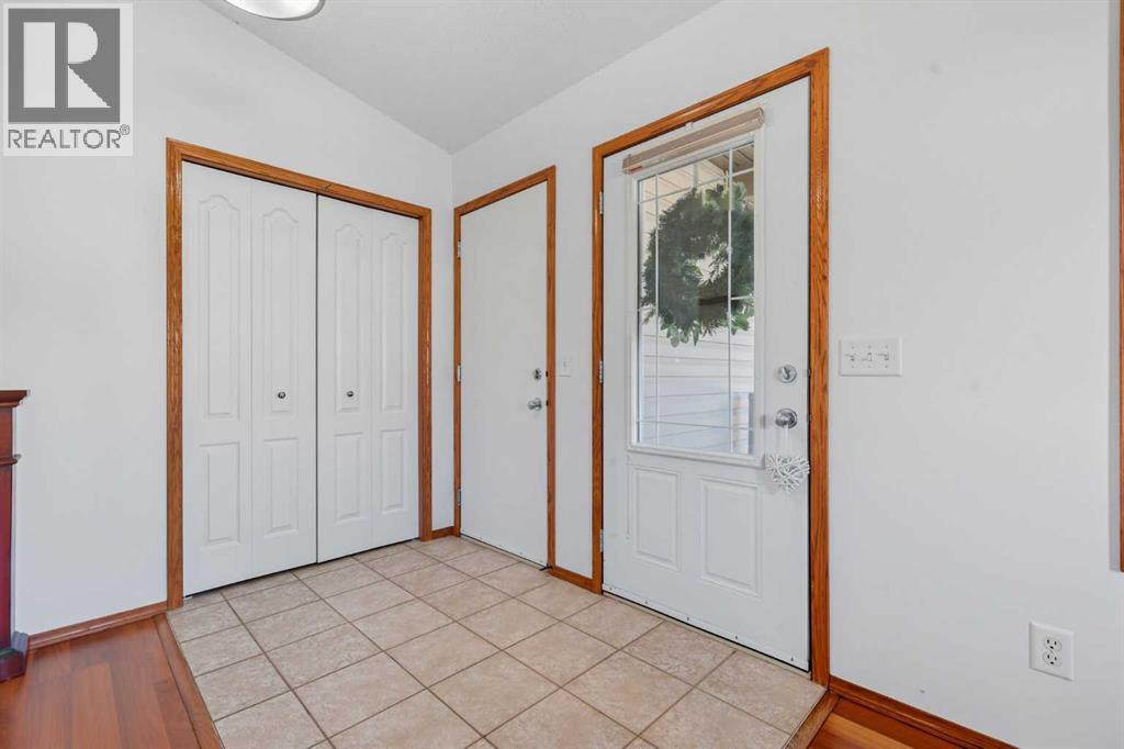 79 Hillcrest Boulevard, Strathmore, Alberta  T1P 0A4 - Photo 5 - A2261650