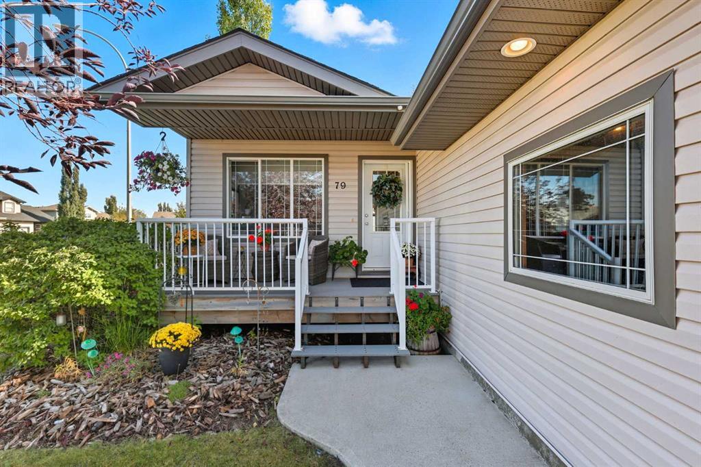 79 Hillcrest Boulevard, Strathmore, Alberta  T1P 0A4 - Photo 3 - A2261650