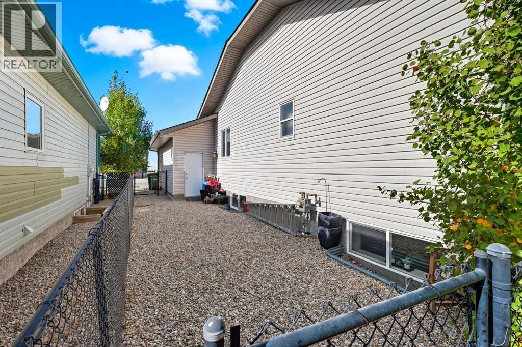 79 Hillcrest Boulevard, Strathmore, Alberta  T1P 0A4 - Photo 40 - A2261650