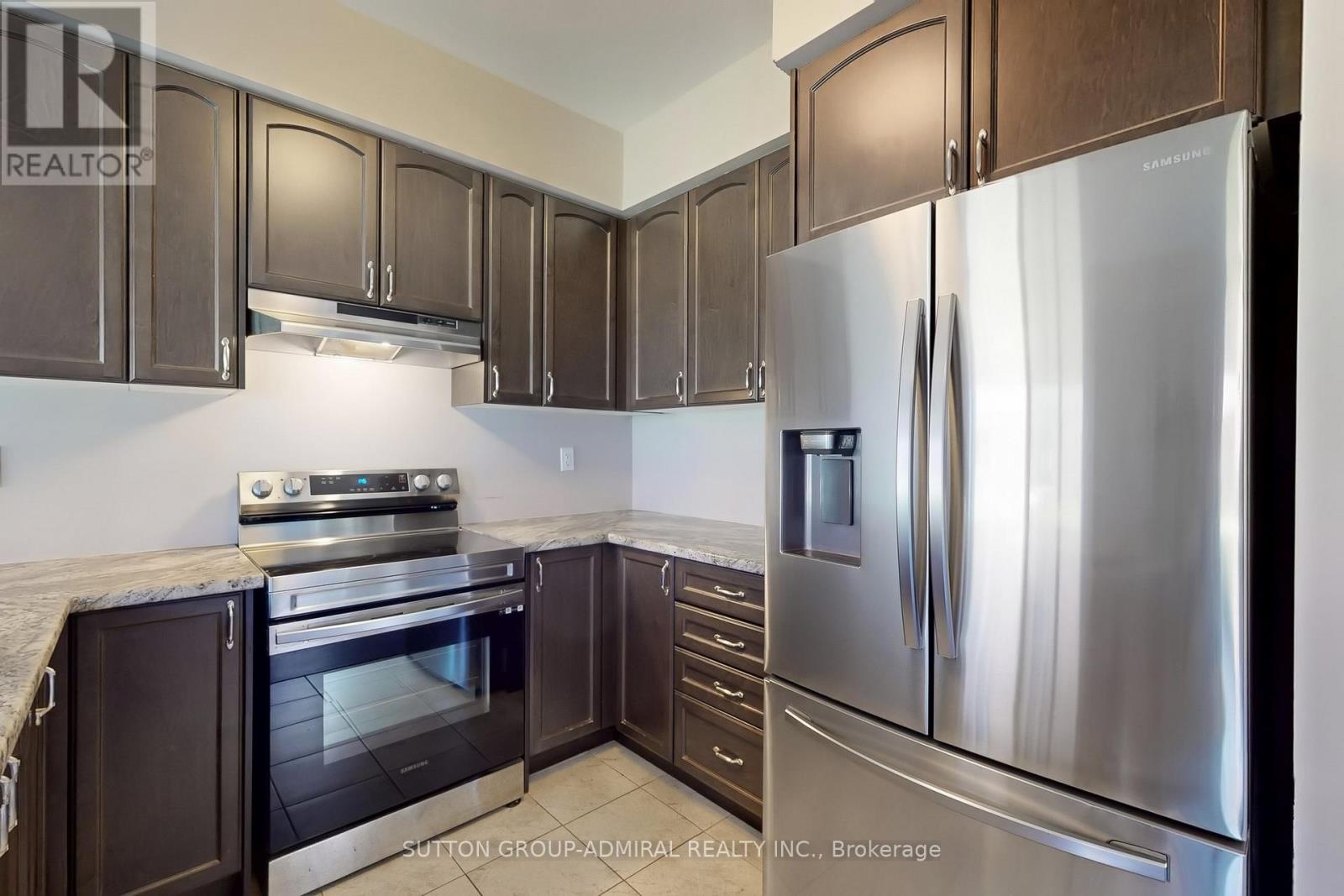 18 Copeman Avenue, Brantford, Ontario  N3V 0B3 - Photo 7 - X12445560