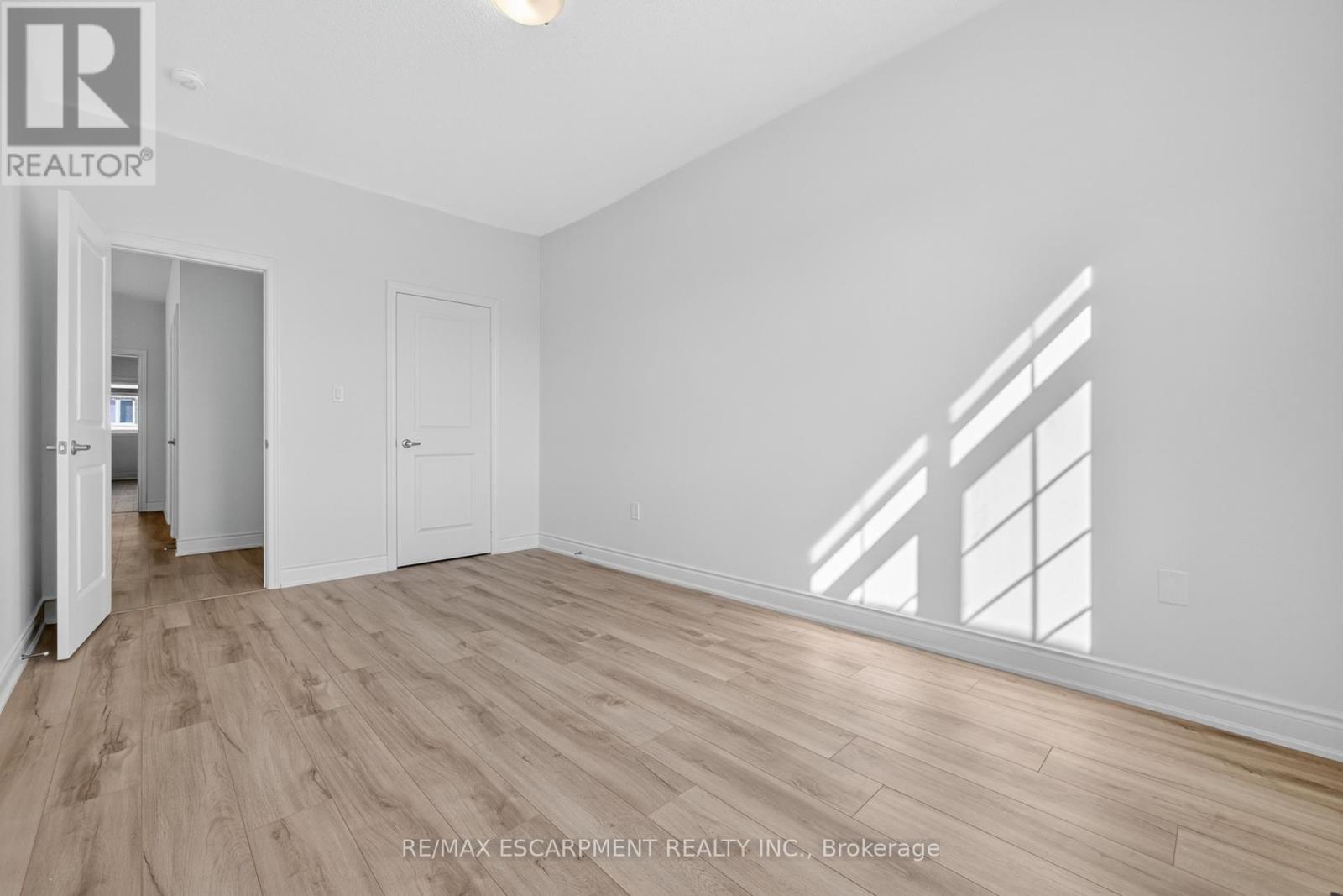 47 Bloomfield Crescent, Cambridge, Ontario  N1T 0G2 - Photo 37 - X12426778