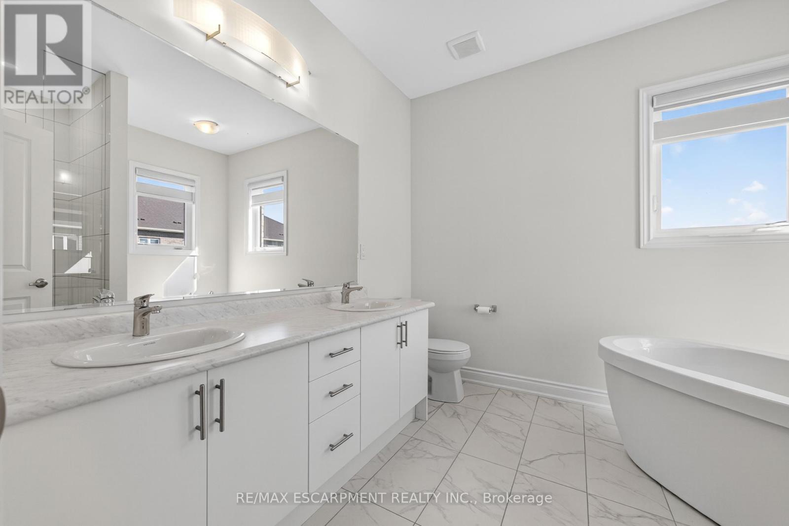 47 Bloomfield Crescent, Cambridge, Ontario  N1T 0G2 - Photo 29 - X12426778