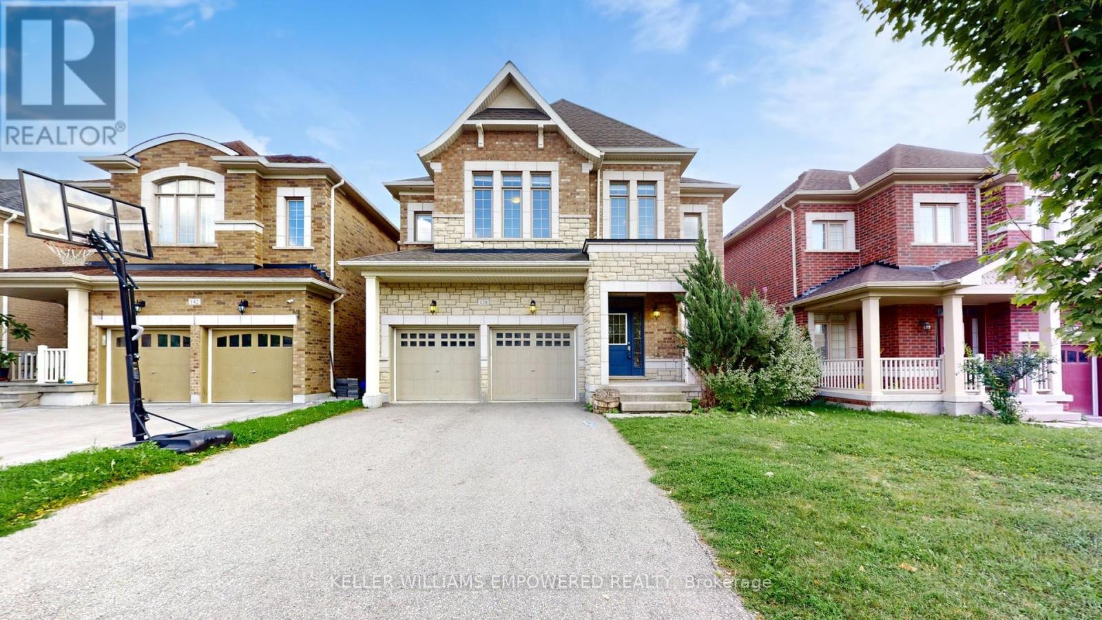 138 CRANE STREET, Aurora, Ontario