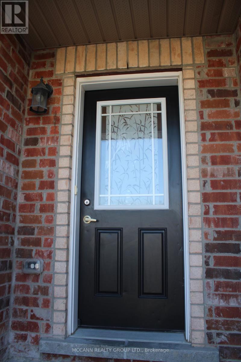 79 Franks Way, Barrie, Ontario  L4N 3J1 - Photo 2 - S12388365