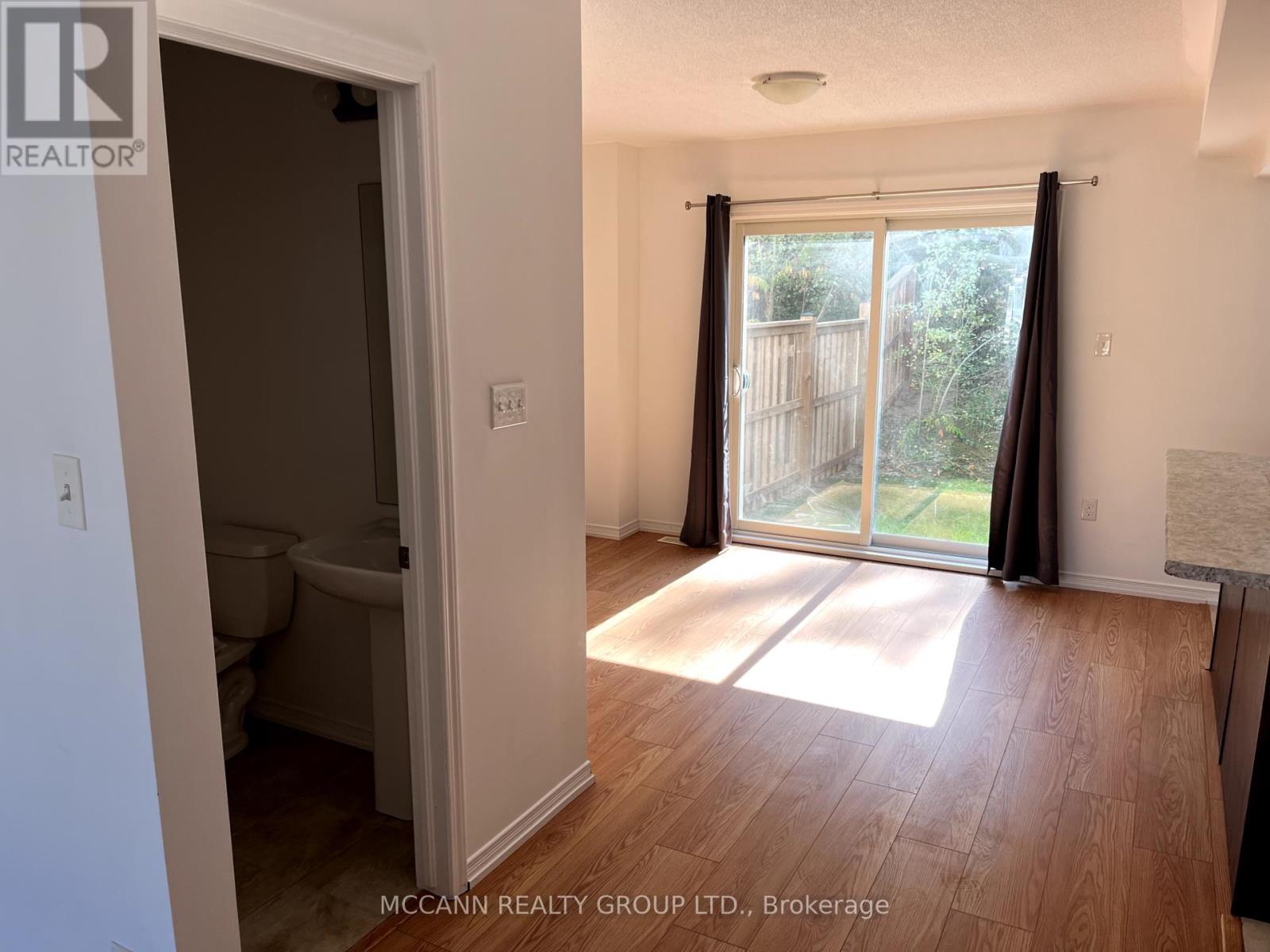 79 Franks Way, Barrie, Ontario  L4N 3J1 - Photo 6 - S12388365
