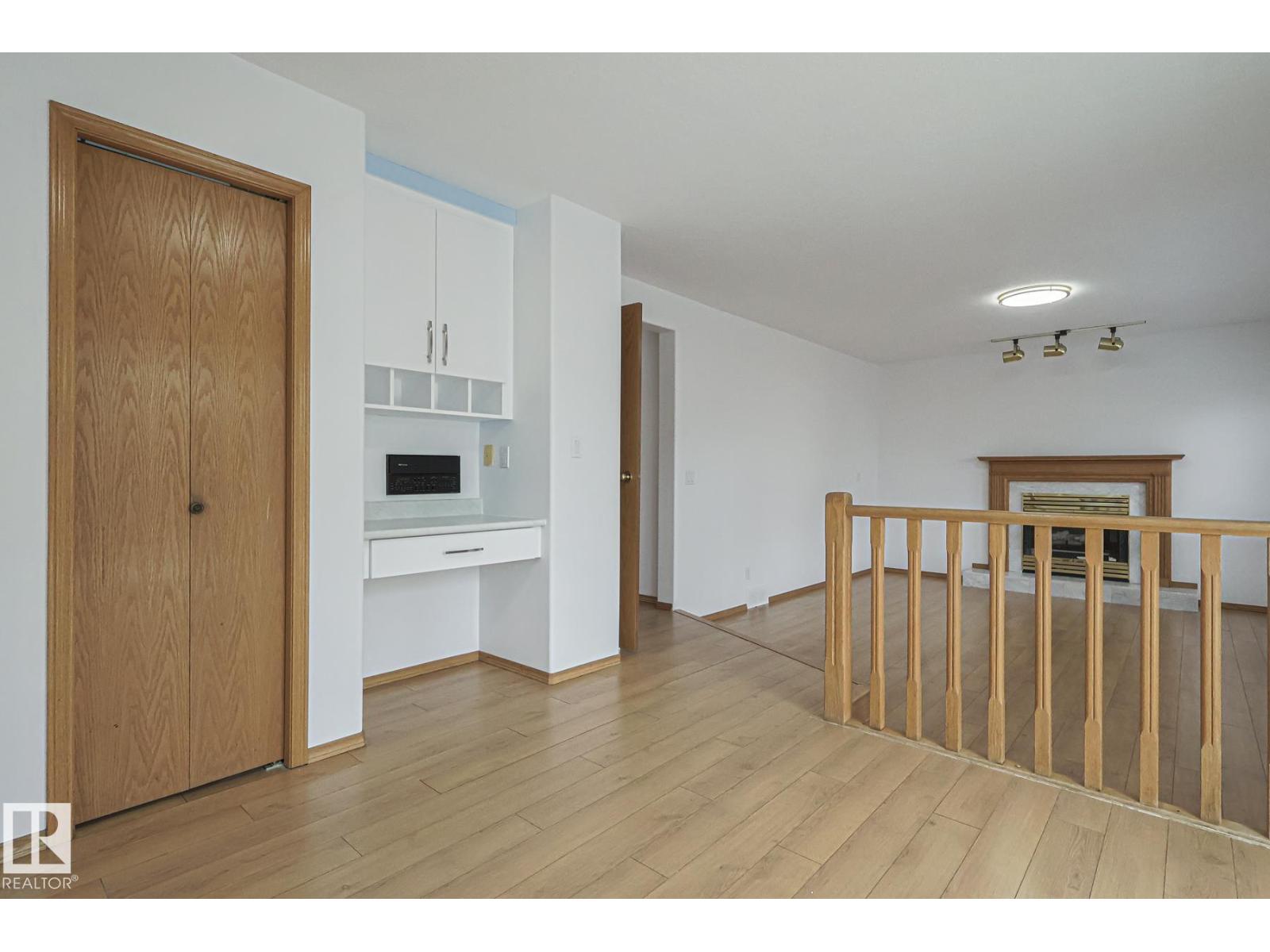 4631 43 Av Nw, Edmonton, Alberta  T6L 6L9 - Photo 11 - E4460205