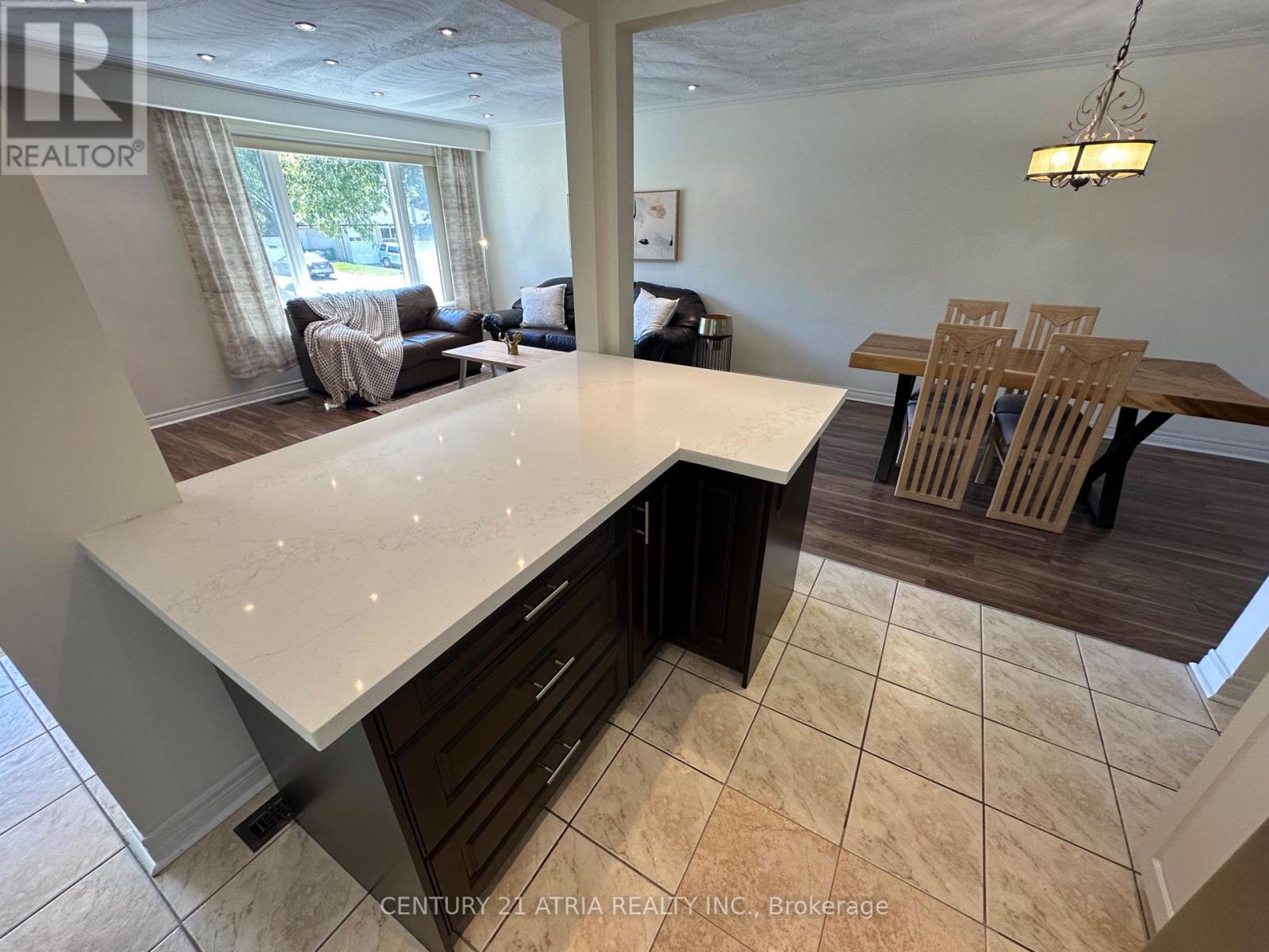 18 Reiber Crescent, Toronto, Ontario  M2H 1C4 - Photo 13 - C12380642