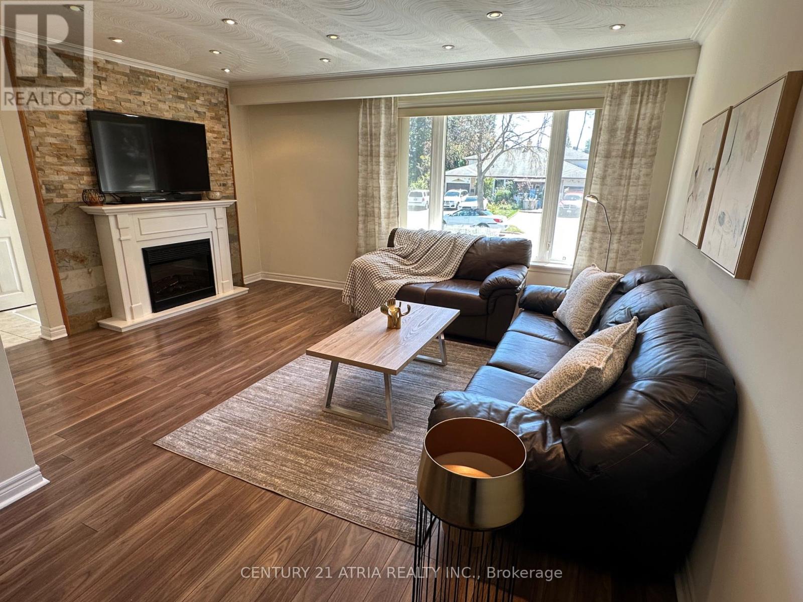 18 Reiber Crescent, Toronto, Ontario  M2H 1C4 - Photo 4 - C12380642