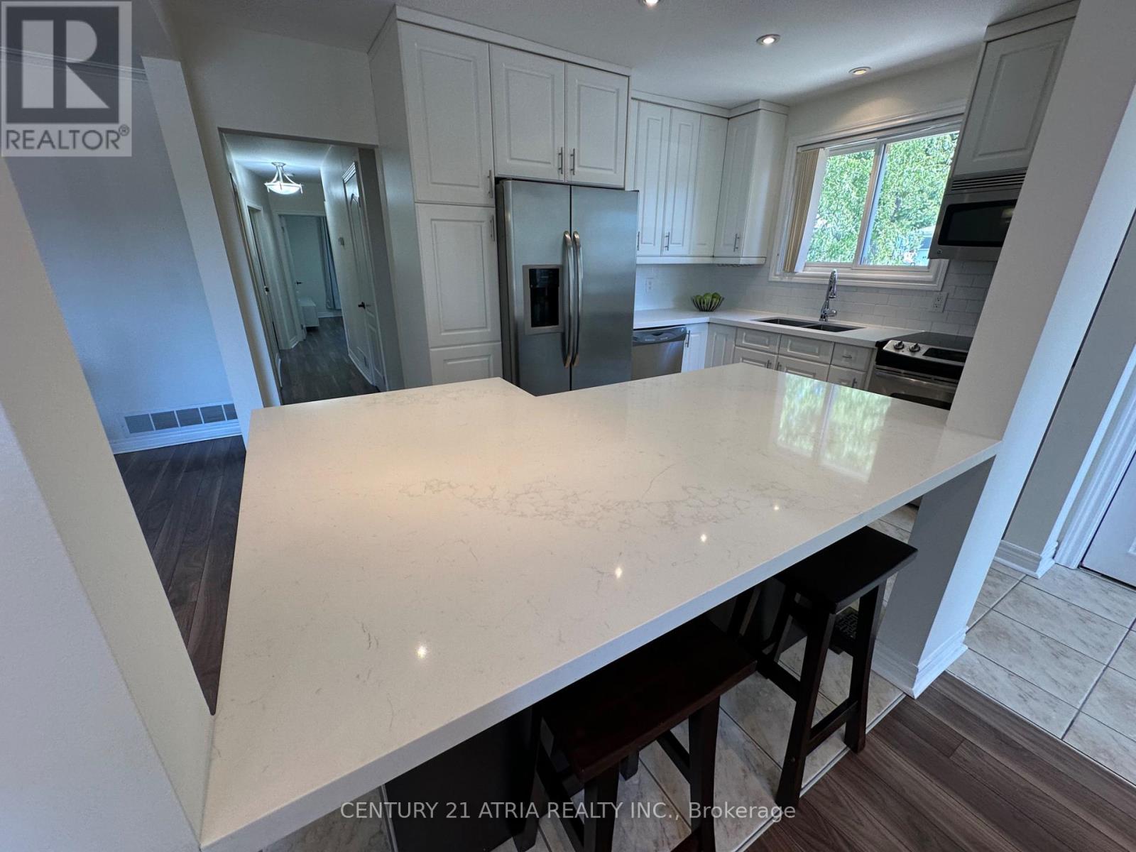 18 Reiber Crescent, Toronto, Ontario  M2H 1C4 - Photo 8 - C12380642
